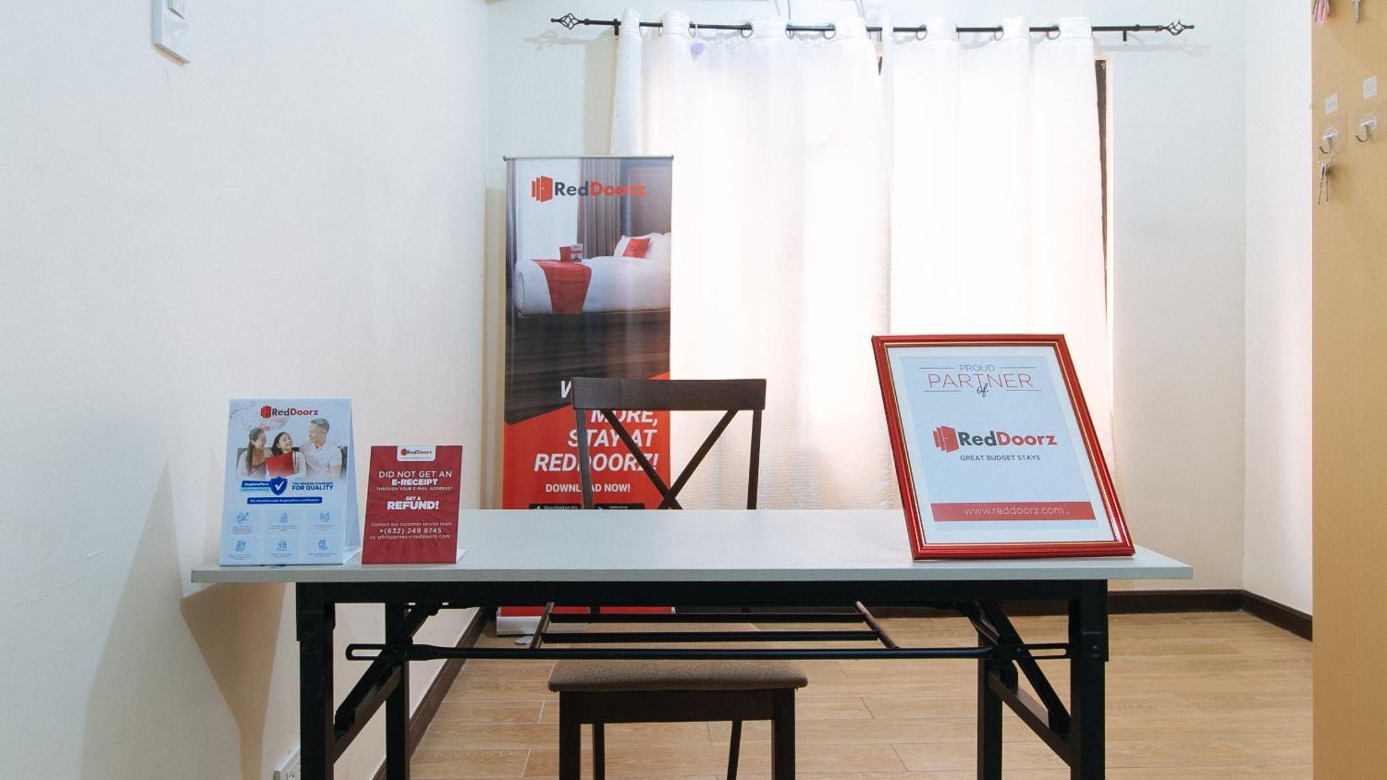 Reddoorz At Sta Cruz Naga City Kültér fotó